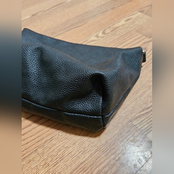 BEBE Textured Black Leather Insert Makeup Bag Rosegold Hardware - Picture 14 of 15